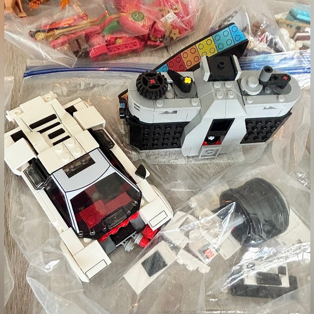 3.5lbs Assorted Lego Sets & People - Complete & Mostly Complete - Picture 5 of 12
